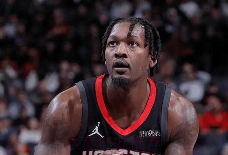 芬尼-史密斯全场投篮3中1,三分2中0得到4分2篮板1盖帽 芬尼-史密斯全场投篮3中1,三分2中0得到4分2篮板1盖帽